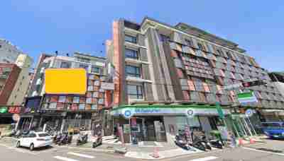 售一中街高投報收租角間透套透天店面8,800萬